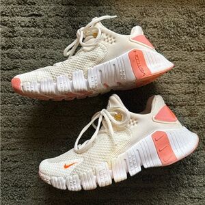 Women’s Nike Free Metcon 4 size 8